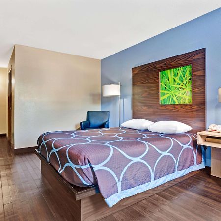Super 8 By Wyndham Louisville Airport Экстерьер фото